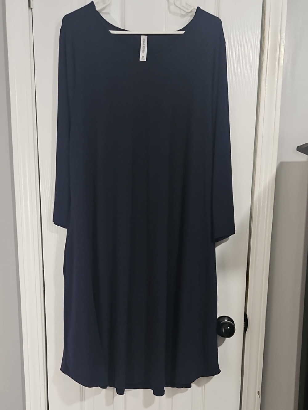 Zenana Outfitters Dark Navy 3/4 Sleeve Flare Dress W/Pockets.